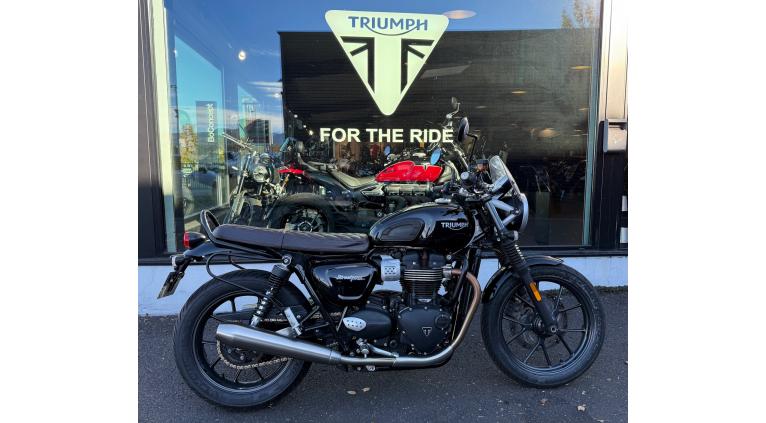 TRIUMPH STREET TWIN  900