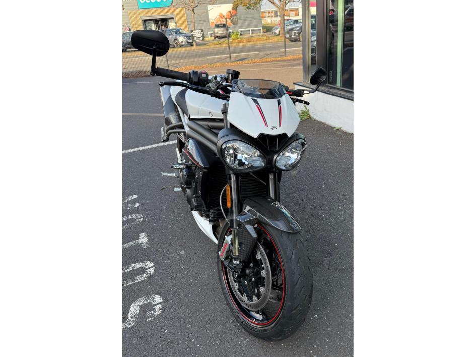 TRIUMPH SPEED TRIPLE 1050 RS