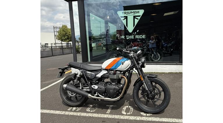 TRIUMPH SPEED TWIN 900